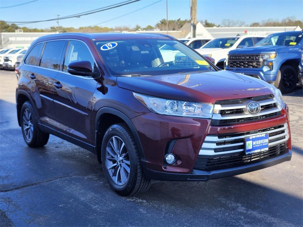 used 2019 Toyota Highlander car, priced at $24,388