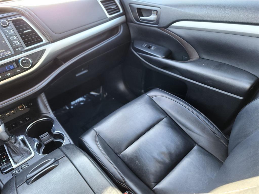 used 2019 Toyota Highlander car, priced at $24,388