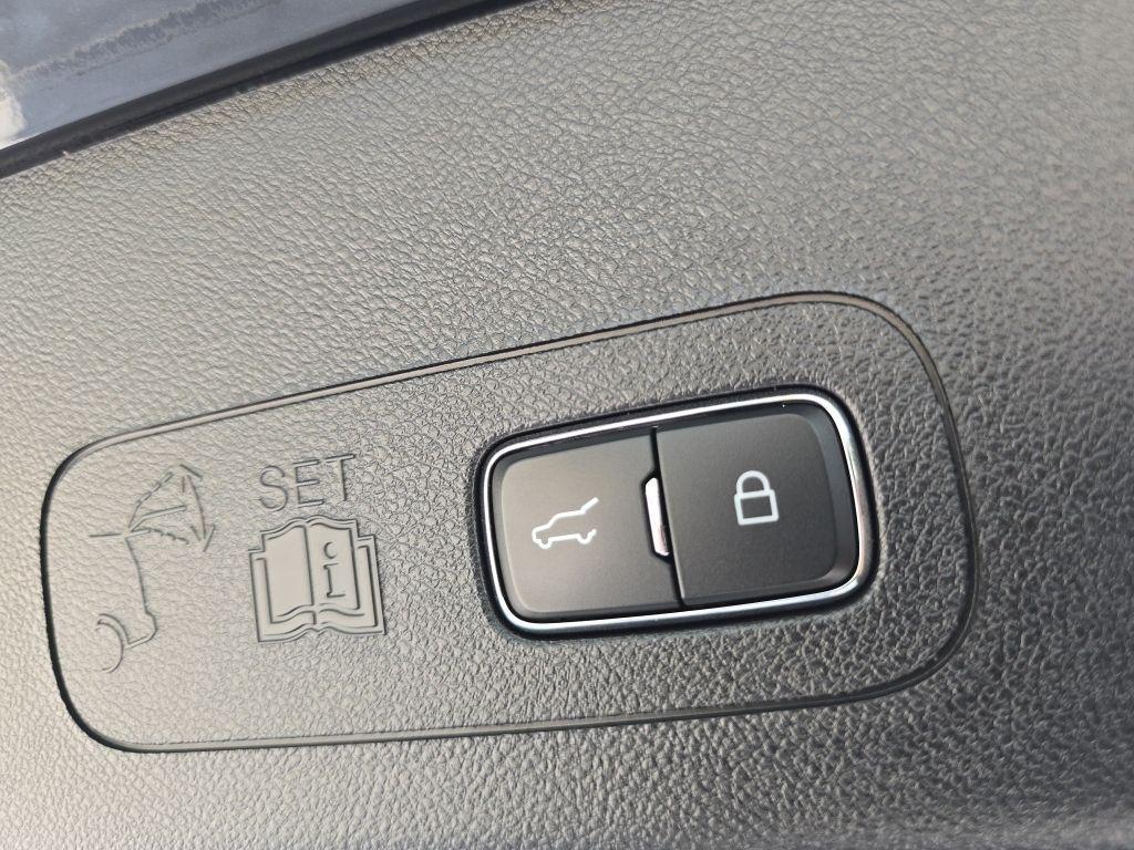 used 2022 Lincoln Aviator car, priced at $38,529