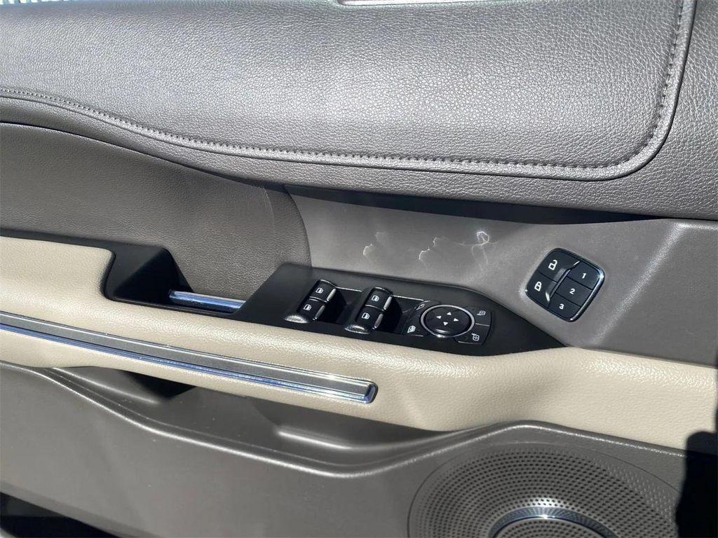 used 2021 Ford Expedition car, priced at $29,924