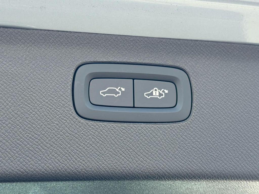 new 2026 Volvo XC90 car, priced at $71,825