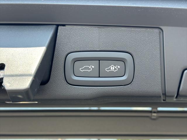 new 2025 Volvo XC60 Plug-In Hybrid car, priced at $52,992