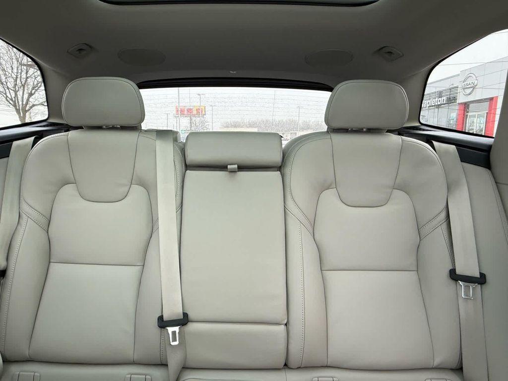 new 2026 Volvo XC60 car, priced at $69,210