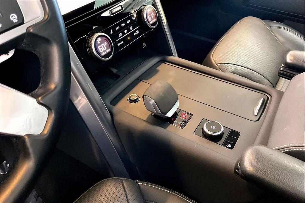 used 2023 Land Rover Discovery car, priced at $34,920