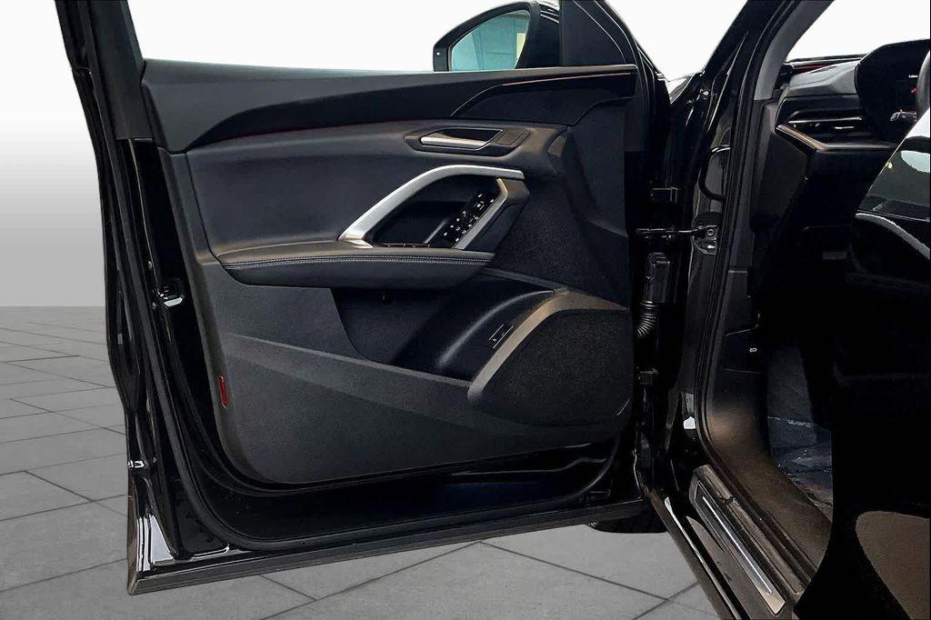 Audi Q5 view 22
