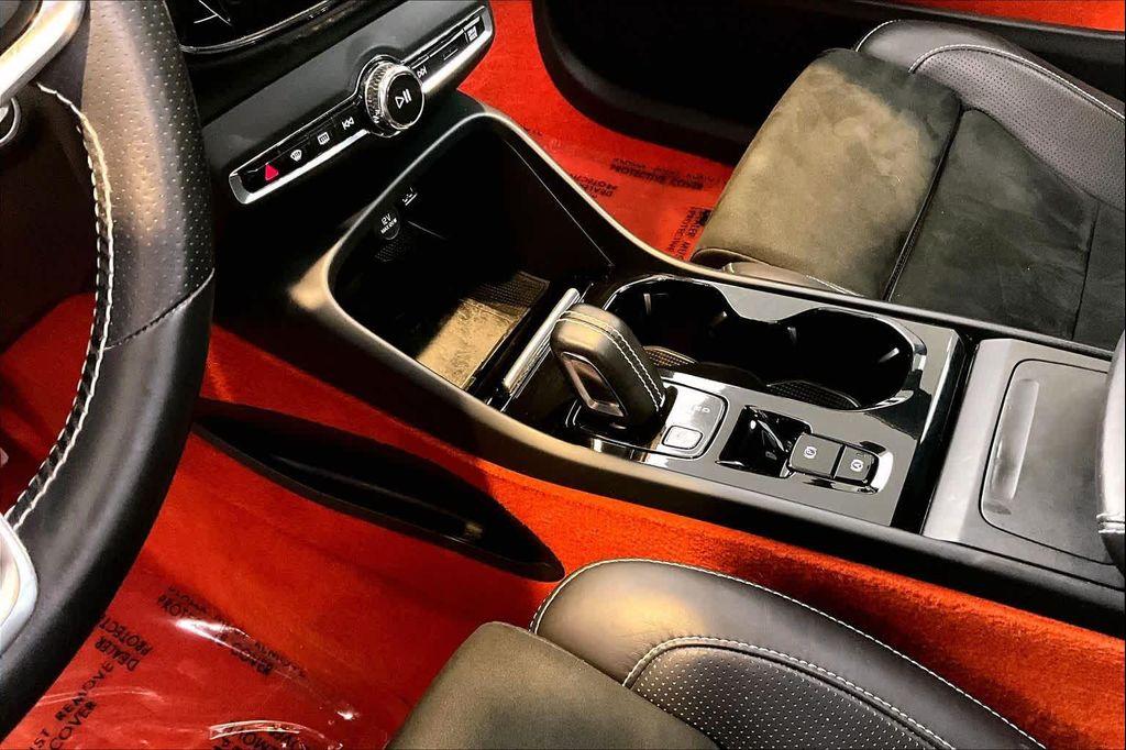 used 2019 Volvo XC40 car, priced at $17,497