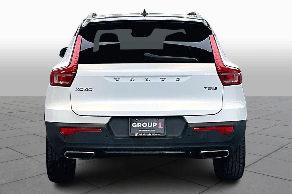 used 2019 Volvo XC40 car, priced at $17,497