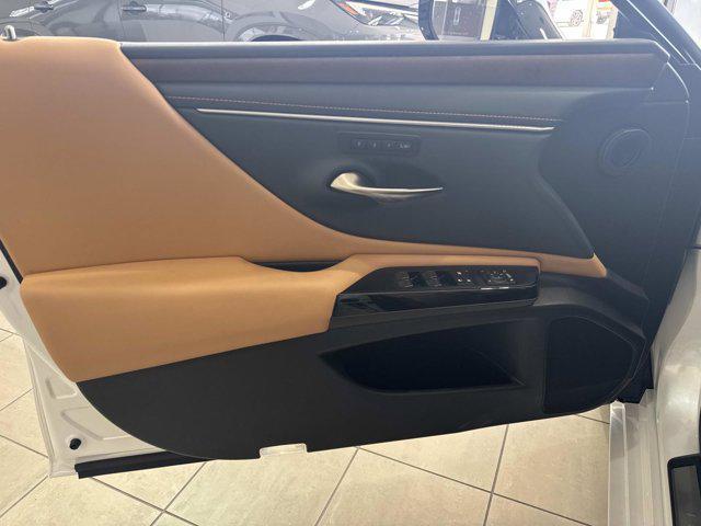 used 2025 Lexus ES 350 car, priced at $43,600