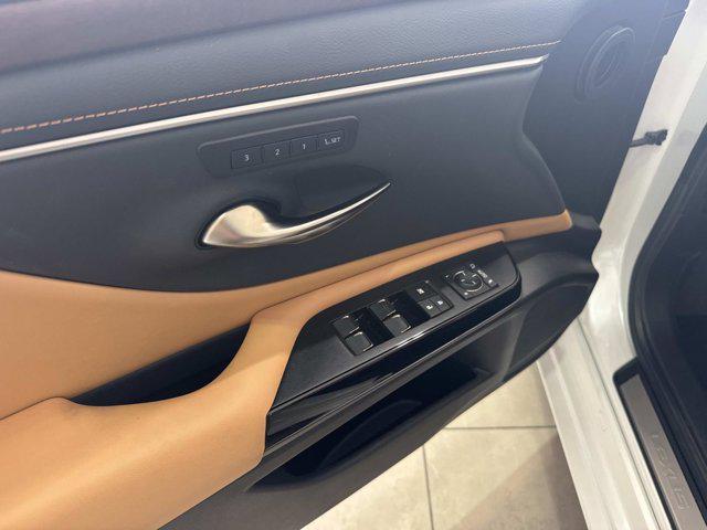 used 2025 Lexus ES 350 car, priced at $43,600