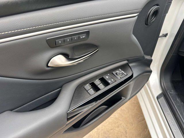 new 2025 Lexus ES 350 car, priced at $48,439