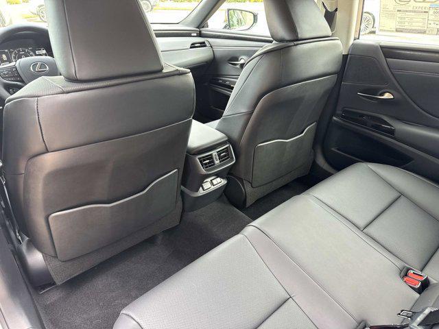 new 2025 Lexus ES 350 car, priced at $48,439