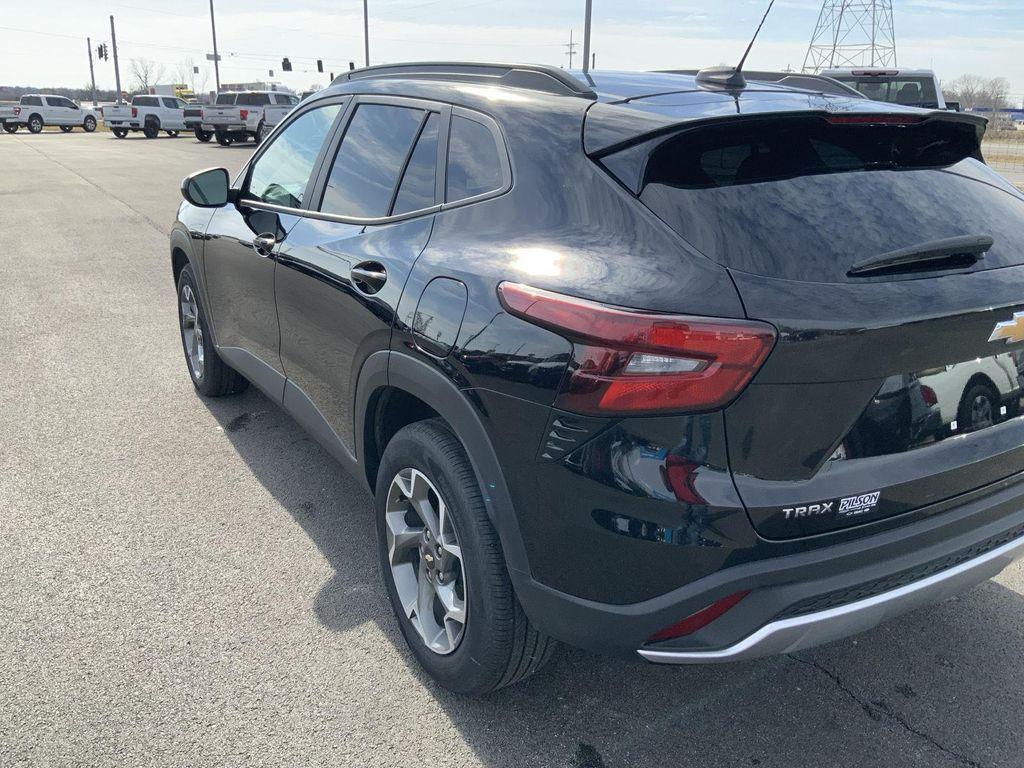 used 2025 Chevrolet Trax car, priced at $22,000