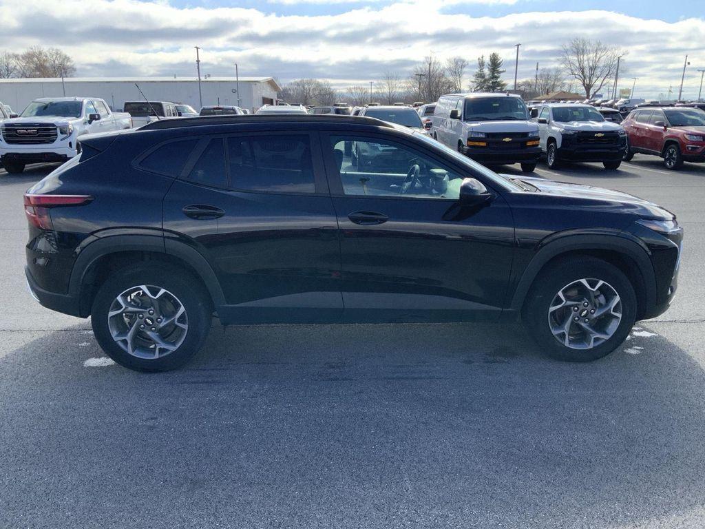 used 2025 Chevrolet Trax car, priced at $21,200