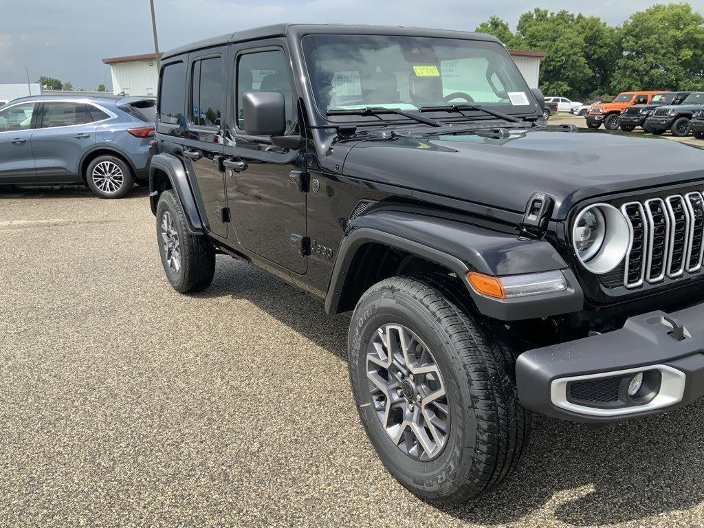 new 2025 Jeep Wrangler car, priced at $48,977