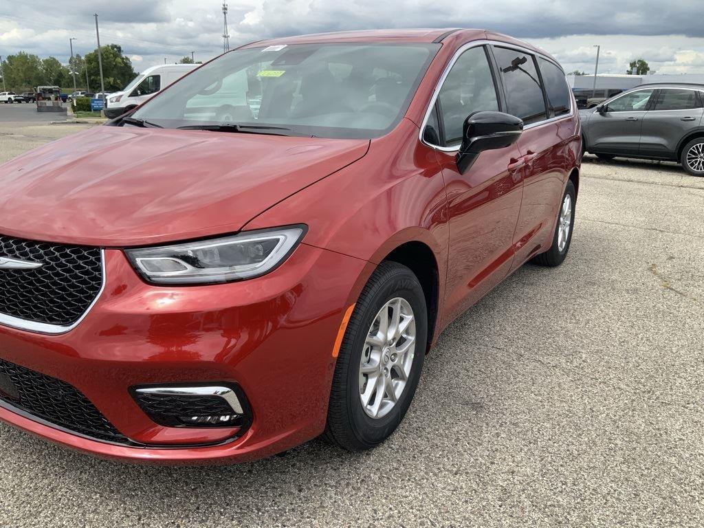 new 2026 Chrysler Pacifica car, priced at $41,489