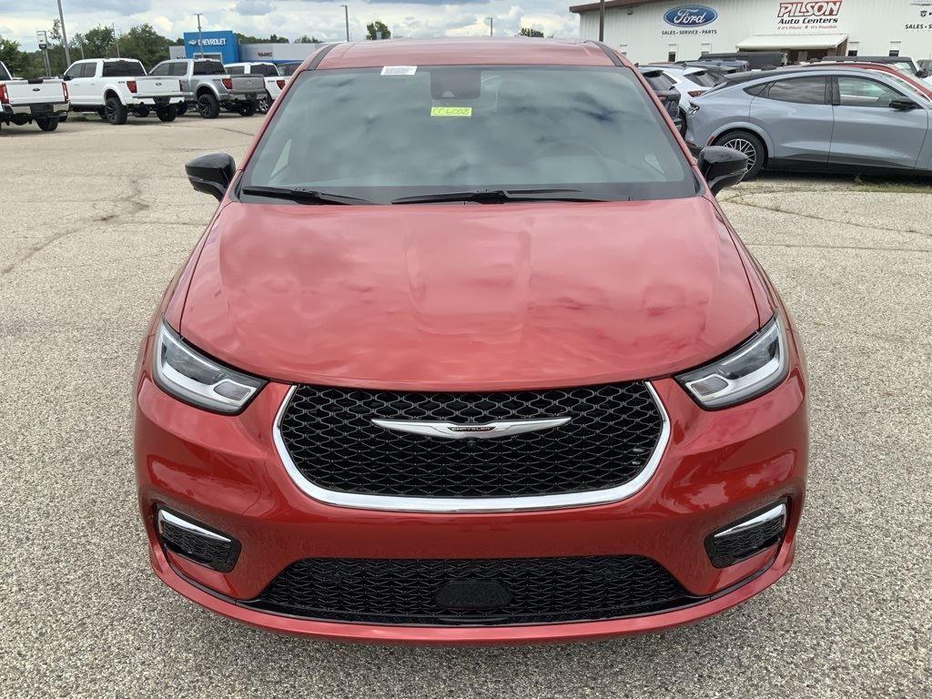 new 2026 Chrysler Pacifica car, priced at $41,489