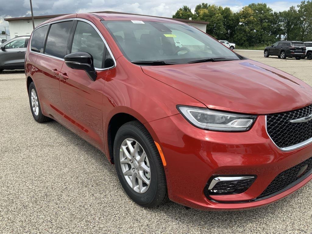 new 2026 Chrysler Pacifica car, priced at $41,489