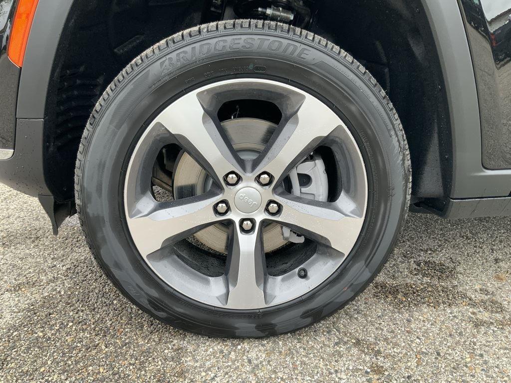 new 2025 Jeep Grand Cherokee L car, priced at $43,978