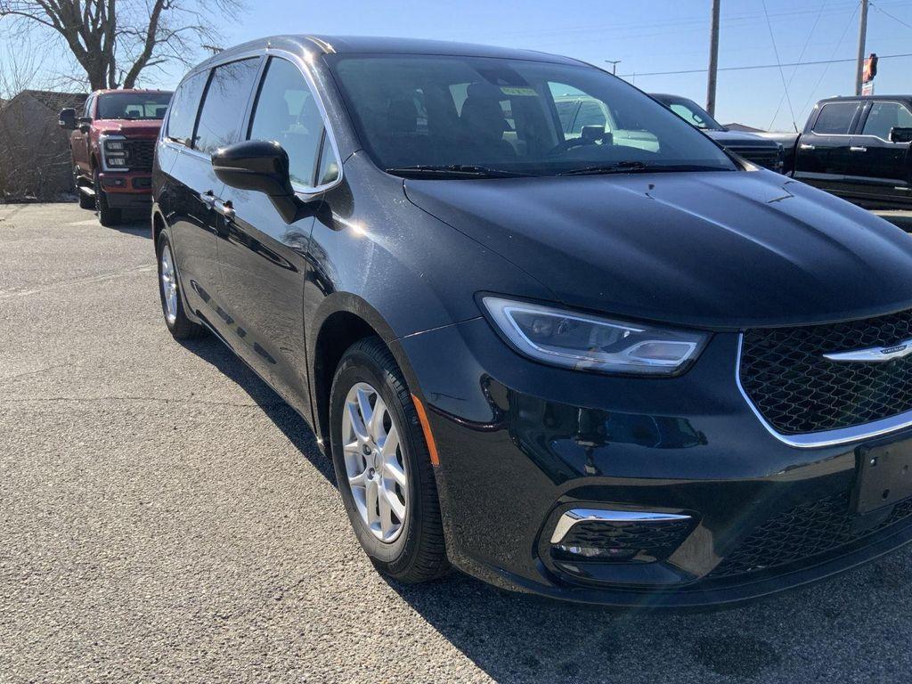used 2023 Chrysler Pacifica car, priced at $24,800