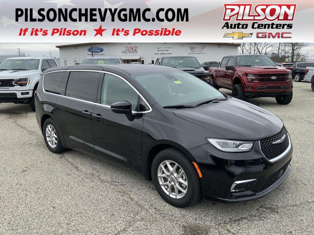 used 2024 Chrysler Pacifica car, priced at $27,700