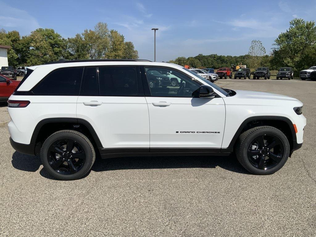 new 2025 Jeep Grand Cherokee car, priced at $47,669