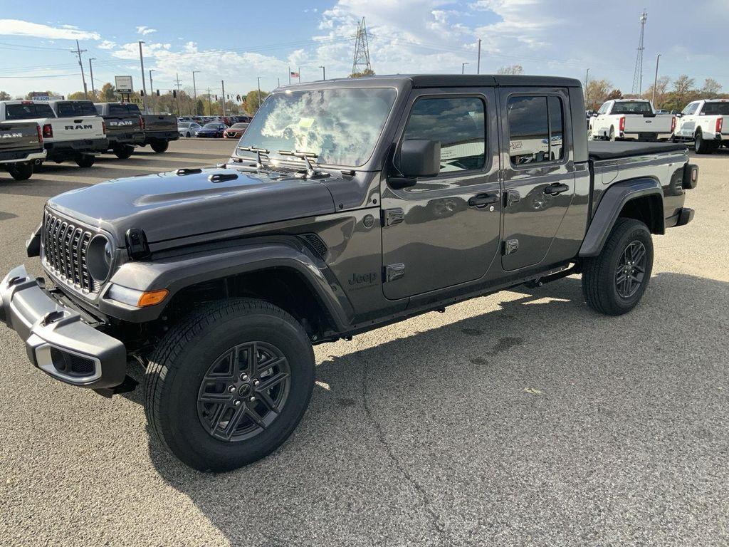 new 2026 Jeep Gladiator car, priced at $47,214