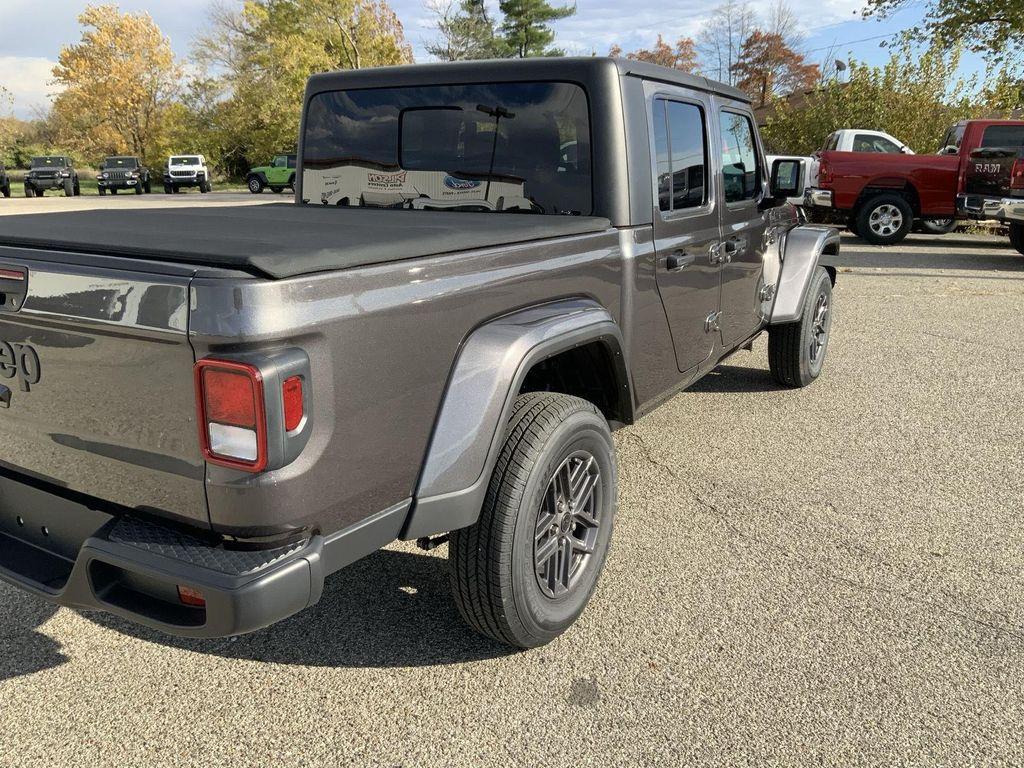 new 2026 Jeep Gladiator car, priced at $47,214