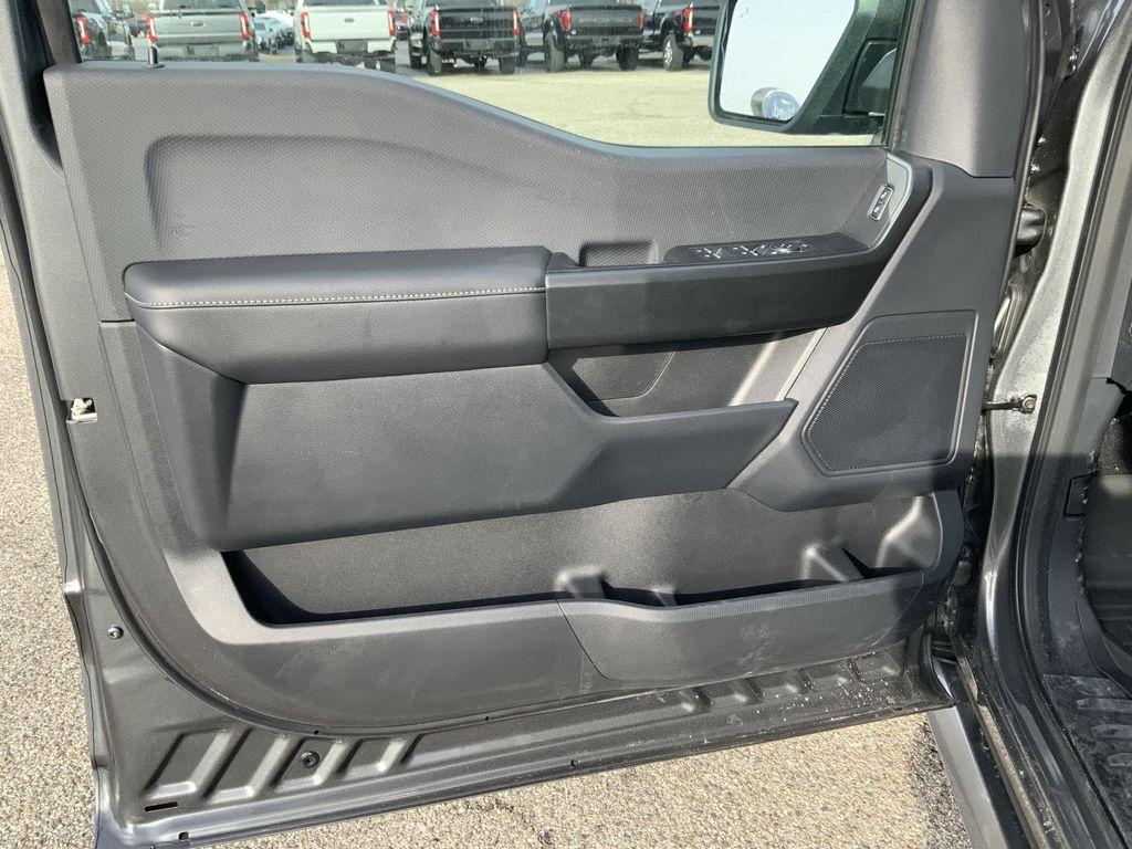 new 2025 Ford F-150 car, priced at $58,720