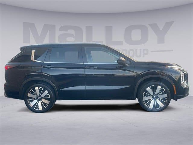 used 2025 Mitsubishi Outlander car, priced at $31,900