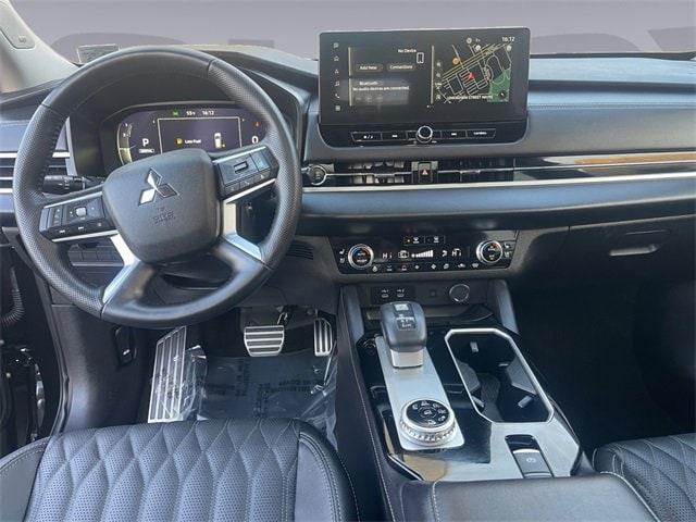 used 2025 Mitsubishi Outlander car, priced at $31,900