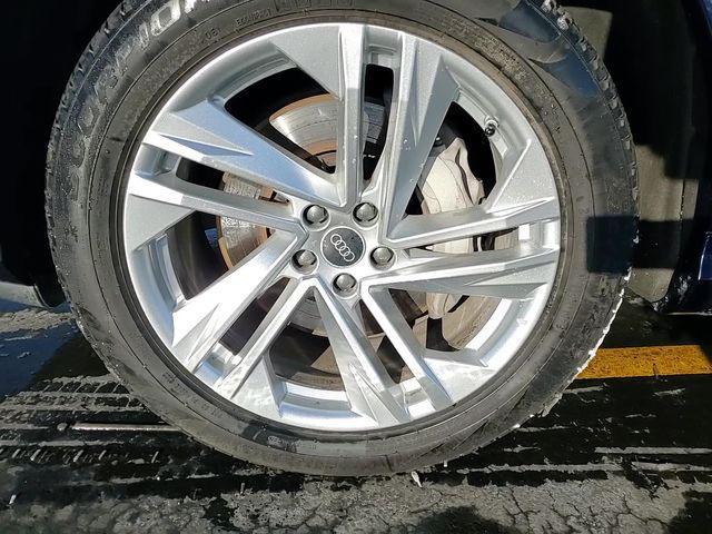 used 2023 Audi Q7 car, priced at $28,000