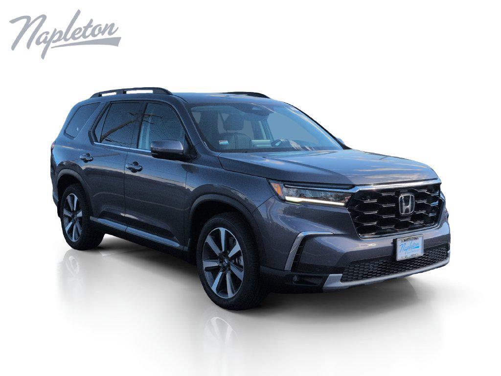 used 2025 Honda Pilot car, priced at $41,412