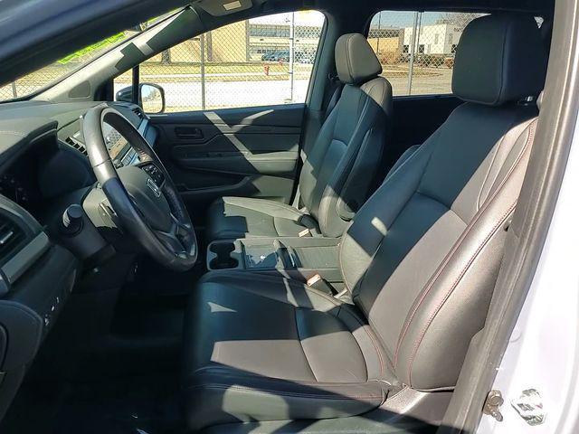 used 2025 Honda Odyssey car, priced at $39,500