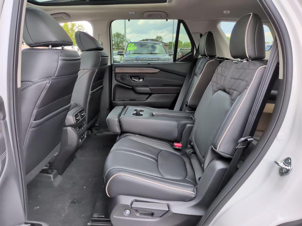 new 2026 Honda Pilot car, priced at $55,461