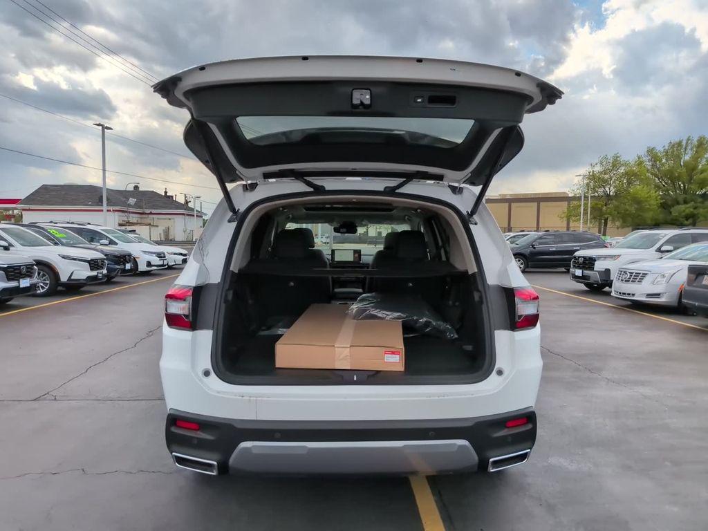 new 2026 Honda Pilot car, priced at $55,461