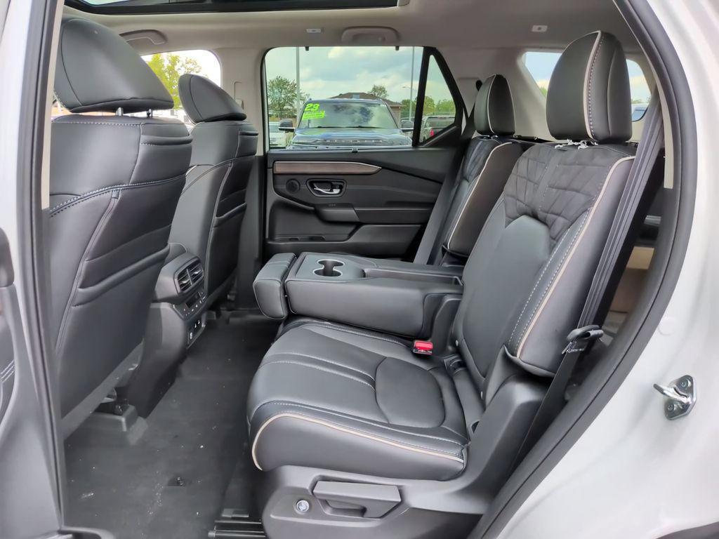 new 2026 Honda Pilot car, priced at $55,461