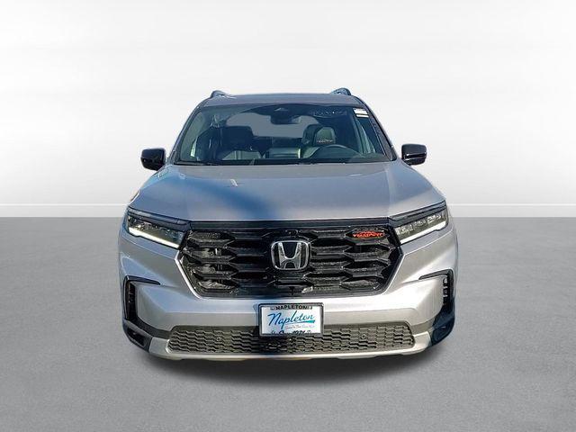 new 2025 Honda Pilot car, priced at $47,833