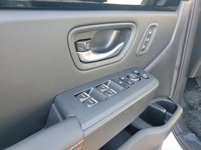 new 2025 Honda Pilot car, priced at $47,833