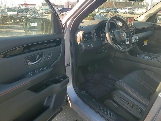 new 2025 Honda Pilot car, priced at $47,833