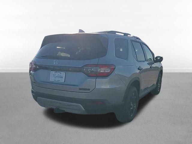 new 2025 Honda Pilot car, priced at $47,833