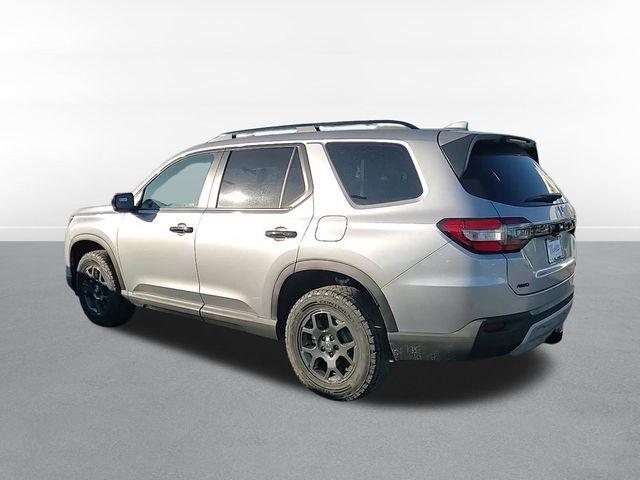 new 2025 Honda Pilot car, priced at $47,833