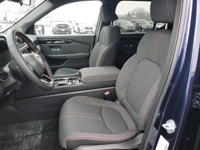 new 2025 Honda Pilot car, priced at $41,808