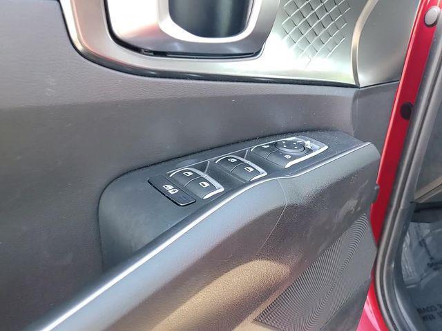 used 2023 Kia Sorento Hybrid car, priced at $26,000