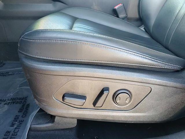 used 2023 Kia Sorento Hybrid car, priced at $26,000