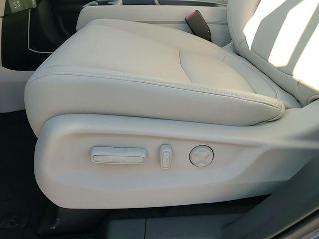 new 2026 Honda Odyssey car, priced at $43,182