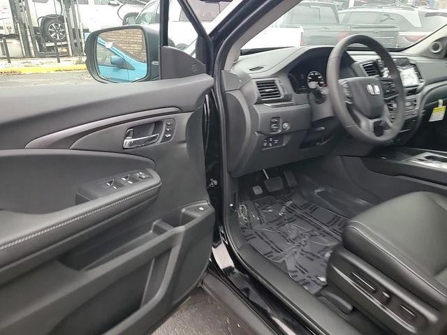 new 2025 Honda Ridgeline car, priced at $44,692