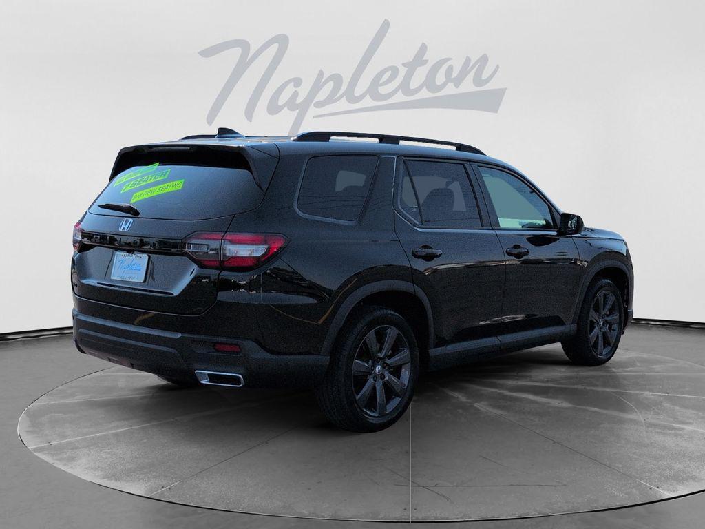 used 2025 Honda Pilot car, priced at $38,412