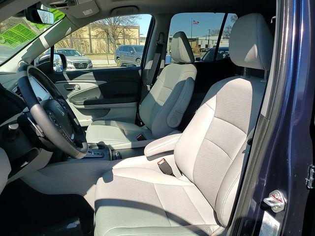 used 2023 Honda Ridgeline car, priced at $33,000