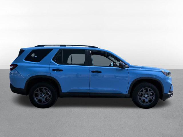 used 2025 Honda Pilot car, priced at $41,850