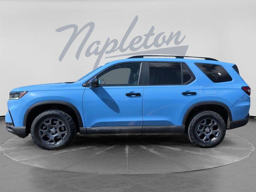 used 2025 Honda Pilot car, priced at $39,412
